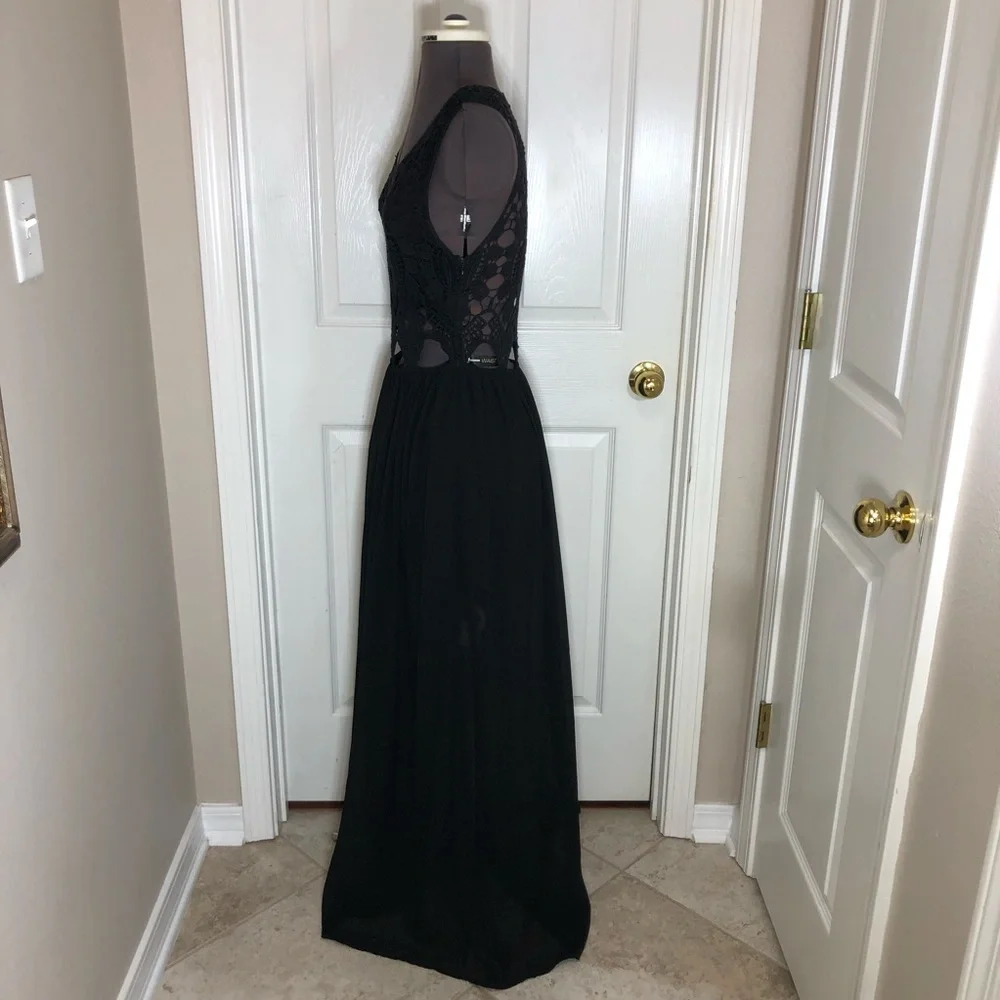 L’ATISTE BY AMY Black Crochet Sheer Side zíper Elastic Waist Maxi Dress Size M - Picture 6 of 16